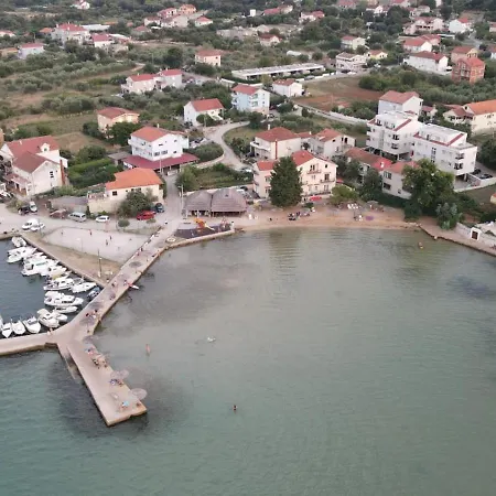 Apartamento Pasman Holidays